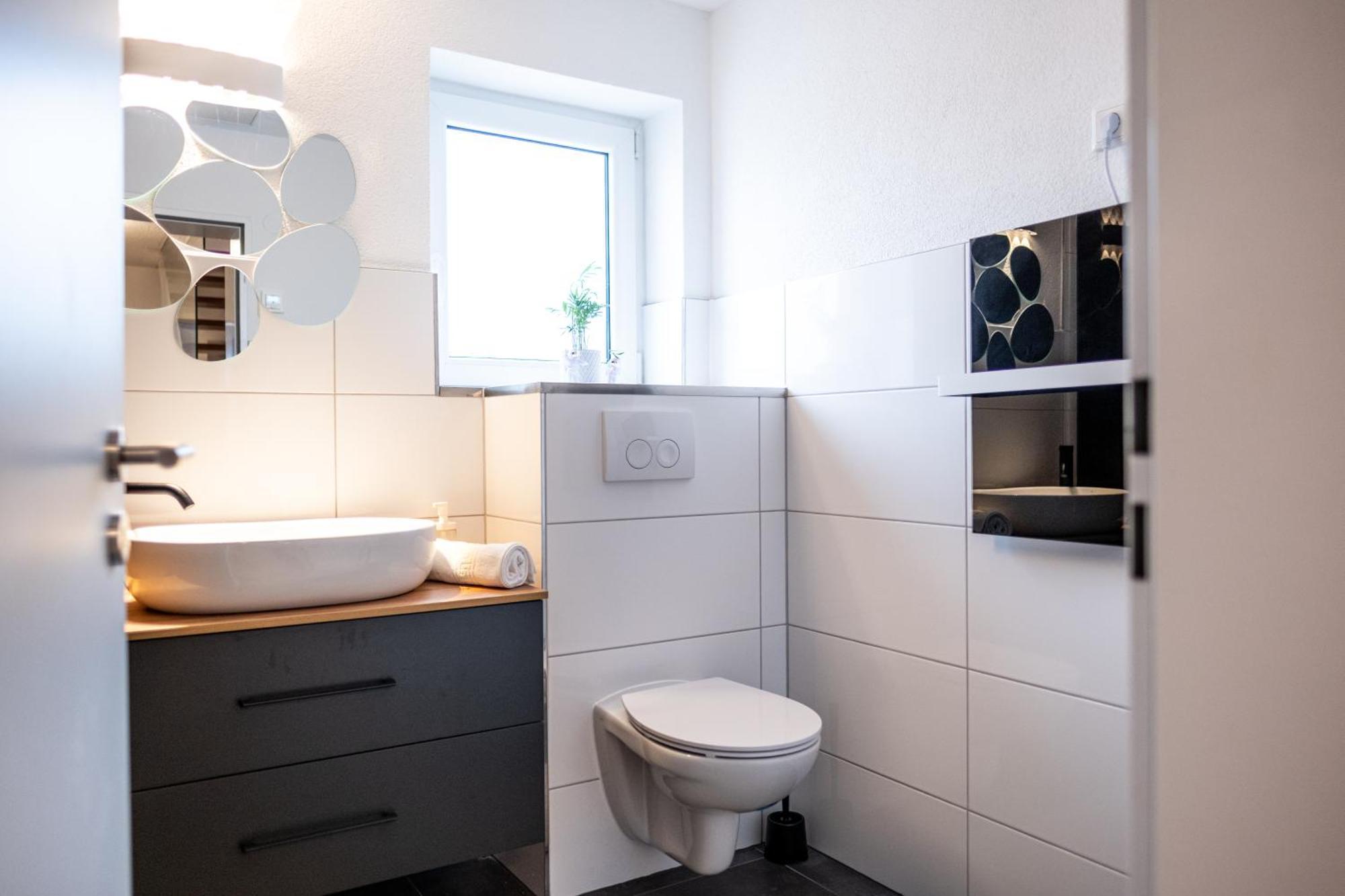 Klassen Apartments! Stadtnahes Ferienhaus* Mit Terrasse In Aulendorf * Fuer 6-8 Personen 외부 사진