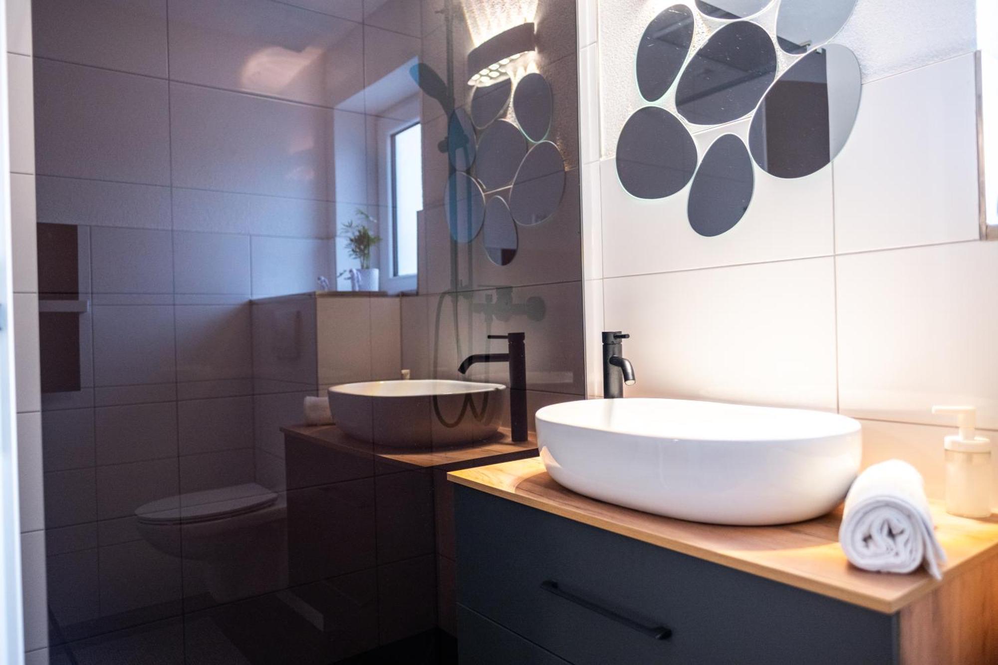 Klassen Apartments! Stadtnahes Ferienhaus* Mit Terrasse In Aulendorf * Fuer 6-8 Personen 외부 사진