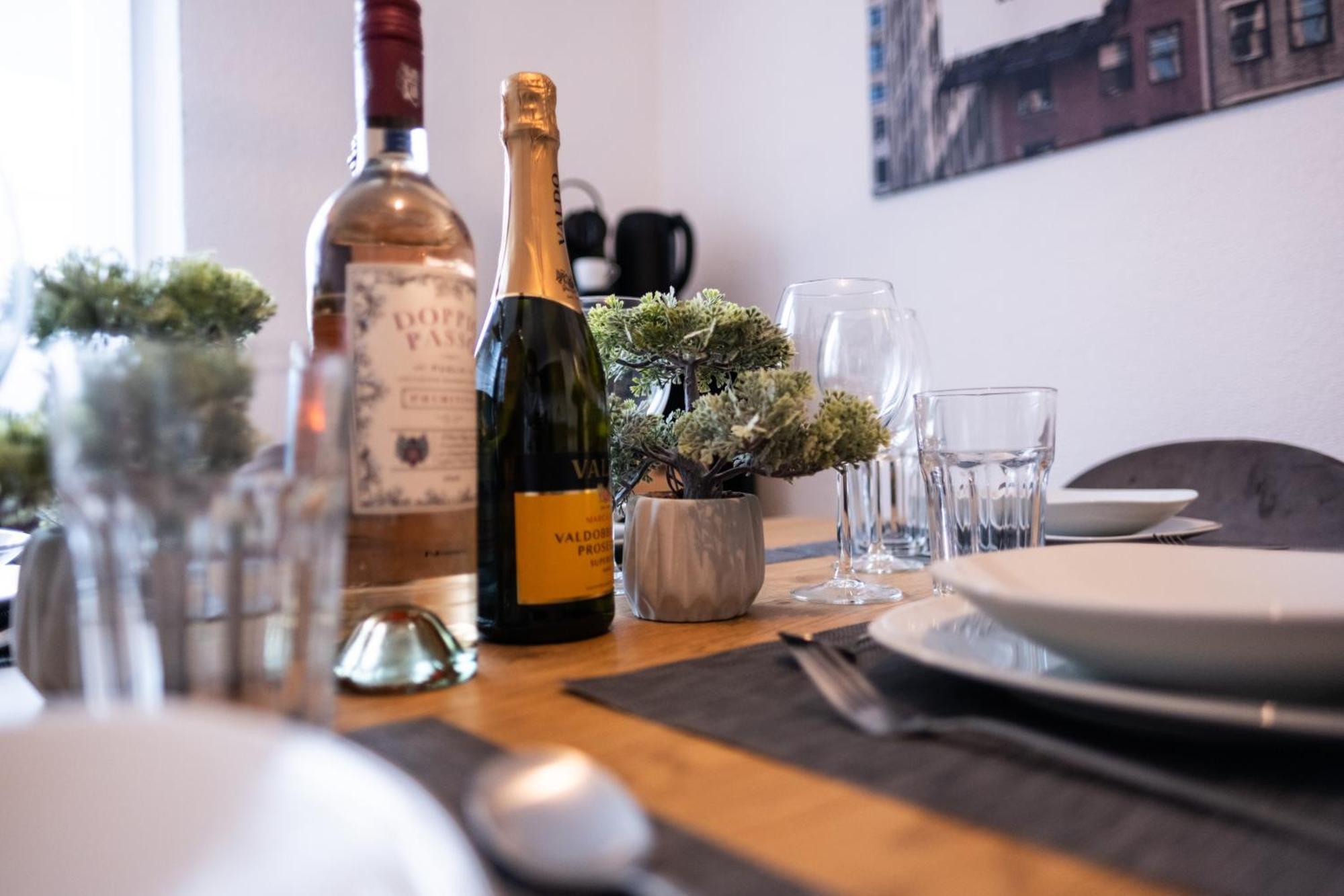 Klassen Apartments! Stadtnahes Ferienhaus* Mit Terrasse In Aulendorf * Fuer 6-8 Personen 외부 사진