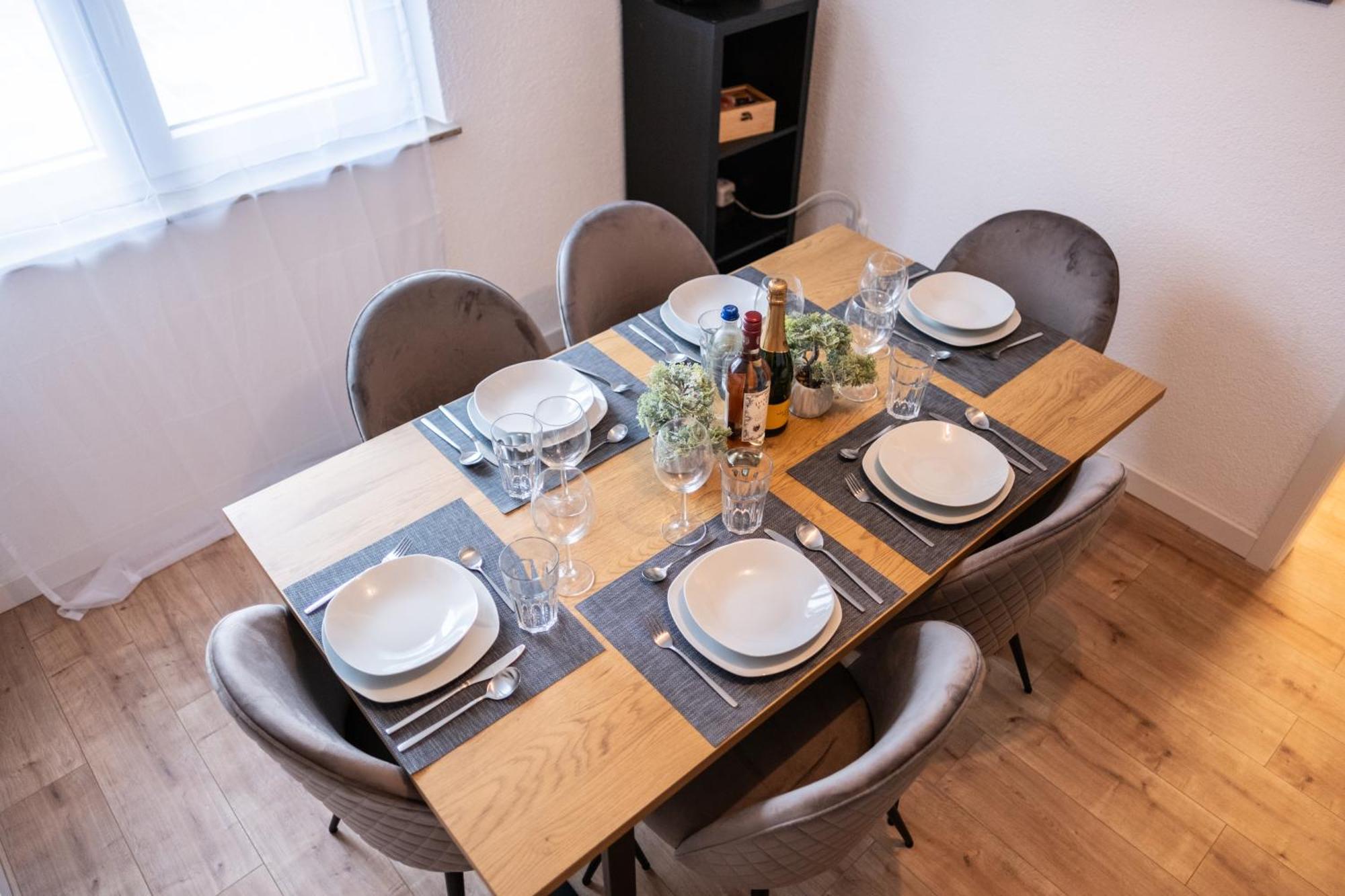 Klassen Apartments! Stadtnahes Ferienhaus* Mit Terrasse In Aulendorf * Fuer 6-8 Personen 외부 사진